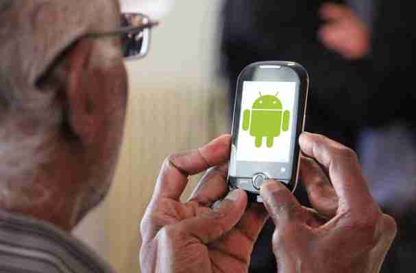 Hledáte Android telefony pro seniory? Tady je pár tipů pro rok 2021